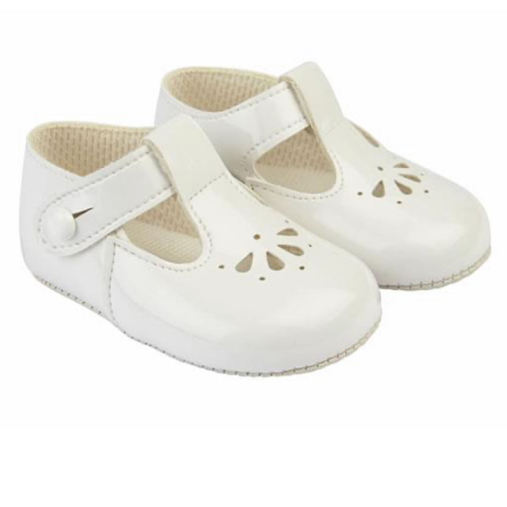 Girls white soft shoes
